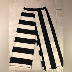 Statement resort wear wide leg pants . Sz L